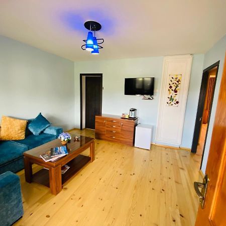 Guesthouse Alpenrose 메스티아 외부 사진